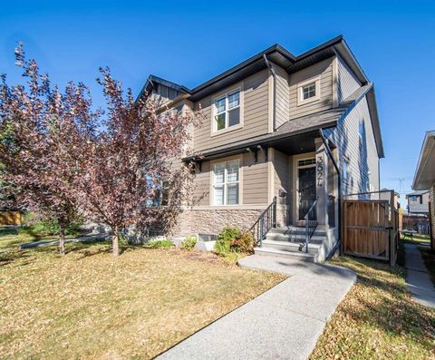 3524 41 Street SW Calgary AB T3E 3L5