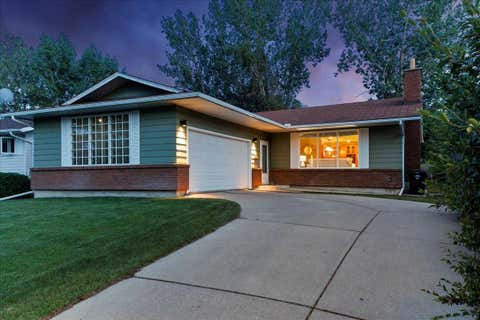 Photo of 124 Oakmoor Place SW, Calgary, AB T2V 4A3 (MLS # A2334613)