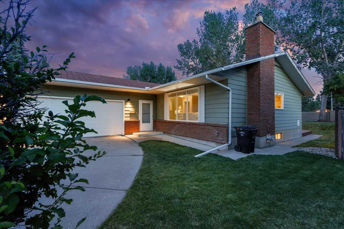 124 Oakmoor Place SW