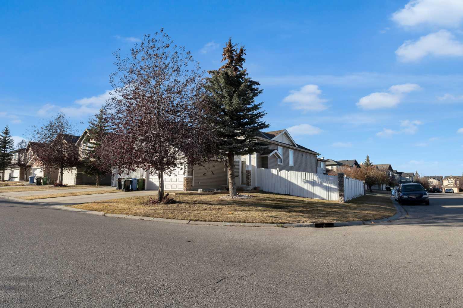 255 Panamount Lane NW