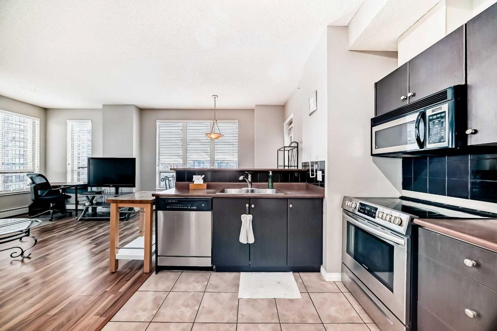 Photo of 1053 10 Street SW #1115, Calgary, AB T2R 1S6 (MLS # A2284435)