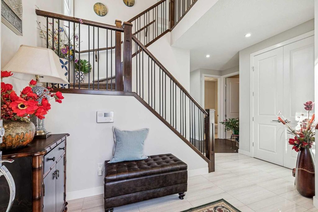 Photo of 176 Cranarch Crescent SE, Calgary, AB T3M 2J2 (MLS # A2278068)