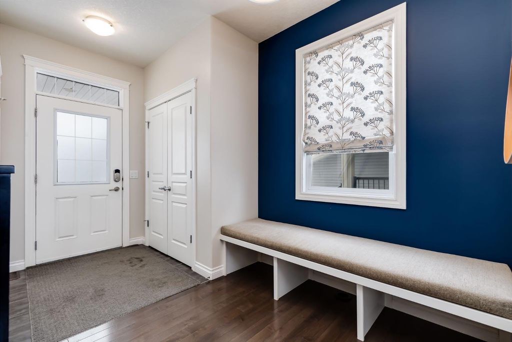 Photo of 1722 Baywater View SW, Airdrie, AB T4B 0B3 (MLS # A2289215)