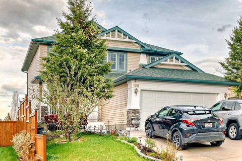 158 Panamount Drive NW Calgary AB T3K 5L7