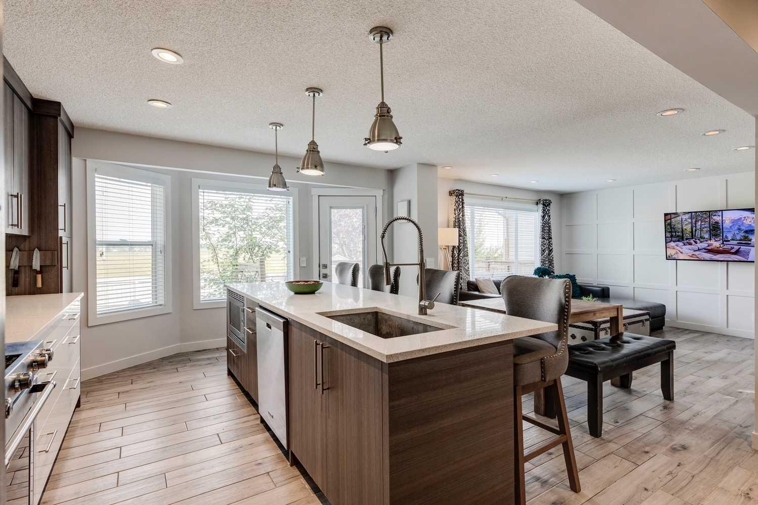 157 Chaparral Court SE