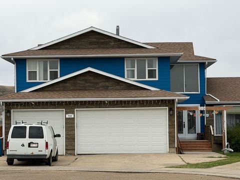 Photo of 710 Bankview Close, Drumheller, AB T0J 0Y6 (MLS # A2318252)