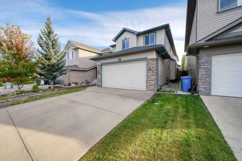 Photo of 73 Everwoods Road SW, Calgary, AB T2Y 5C9 (MLS # A2264395) Photo of 73 Everwoods Road SW, Calgary, AB T2Y 5C9 (MLS # A2264395)