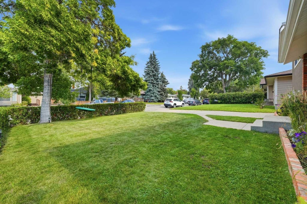 Photo of 9 Foxwell Road SE, Calgary, AB T2H 1A4 (MLS # A2340827)