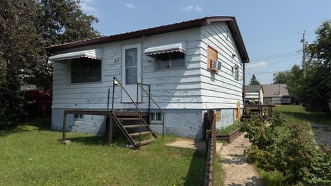 Photo of 39 Rydberg Street, Hughenden, AB T0B 2E0 (MLS # A2240493)