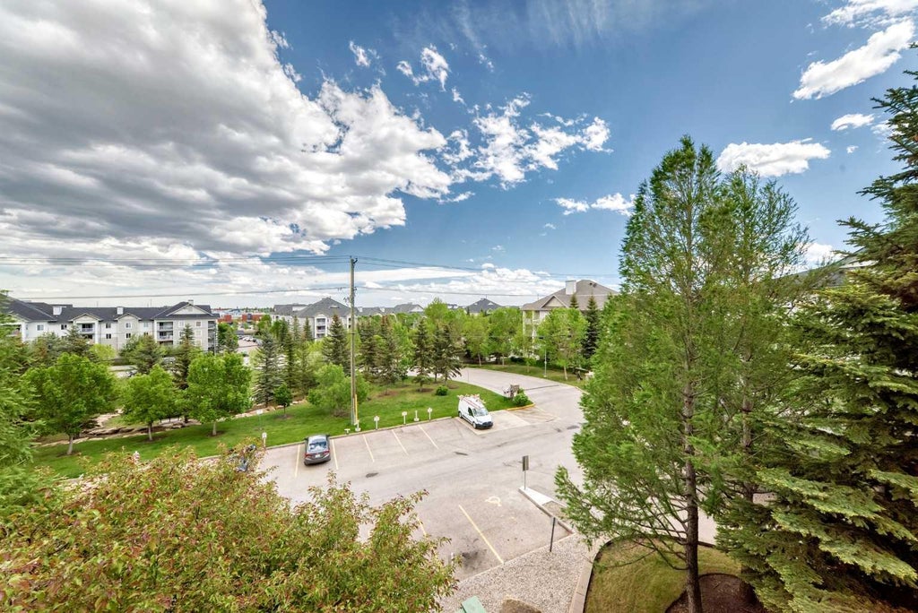 Photo of 7 Somervale View SW #307, Calgary, AB T2Y 4A9 (MLS # A2318878)
