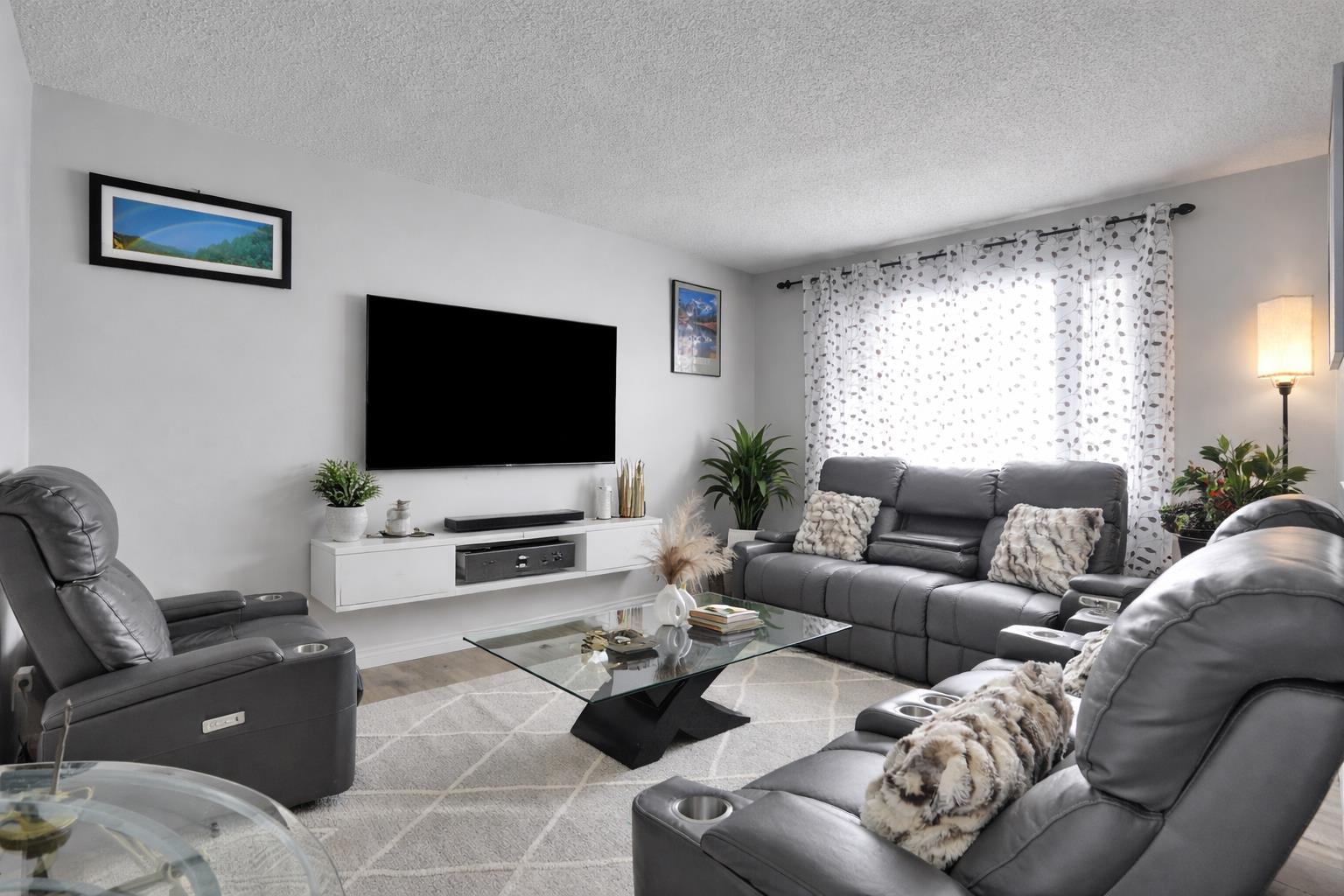 12 Templewood Drive NE 44