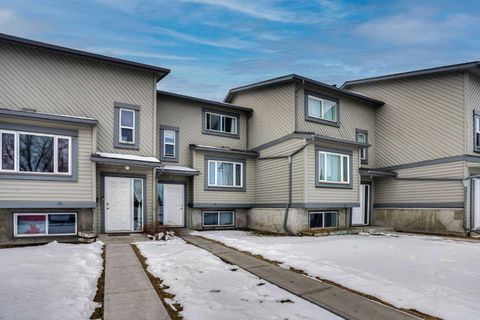 Photo of 12 Templewood Drive NE #44, Calgary, AB T1Y 4R7 (MLS # A2293750)