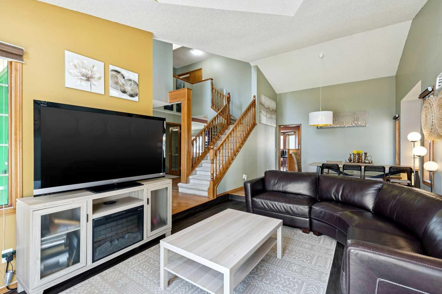 111 Scenic Ridge Court NW