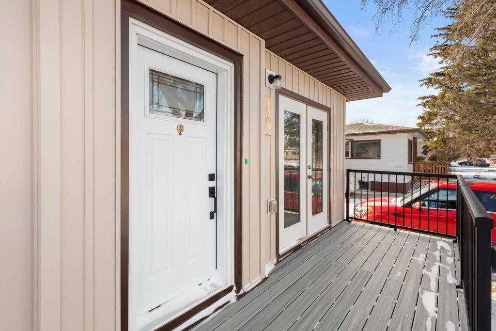 Photo of 139 5 Street SE, Medicine Hat, AB T1A 0M5 (MLS # A2287323)