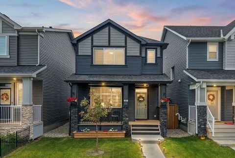 Photo of 37 Legacy Glen Point SE, Calgary, AB T2X 4T2 (MLS # A2321698)
