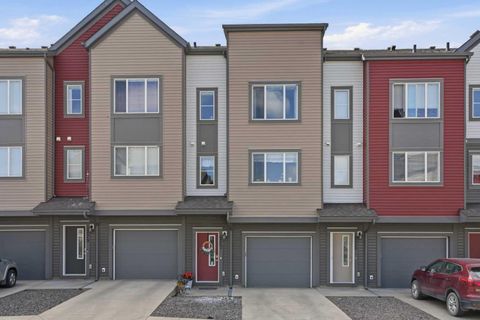 Photo of 227 Copperpond Row SE, Calgary, AB T2Z 1H2 (MLS # A2306982)