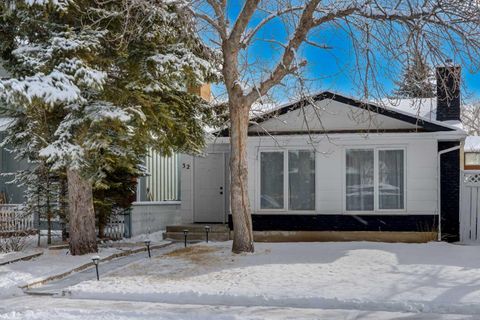 Photo of 32 Midland Place SE, Calgary, AB T2X 1P9 (MLS # A2297933)