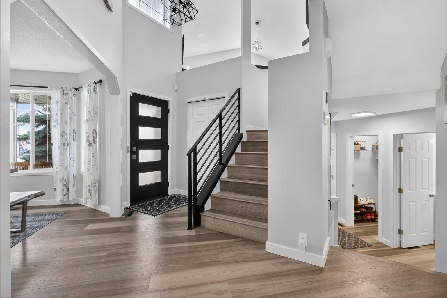 238 Mt Douglas Court SE