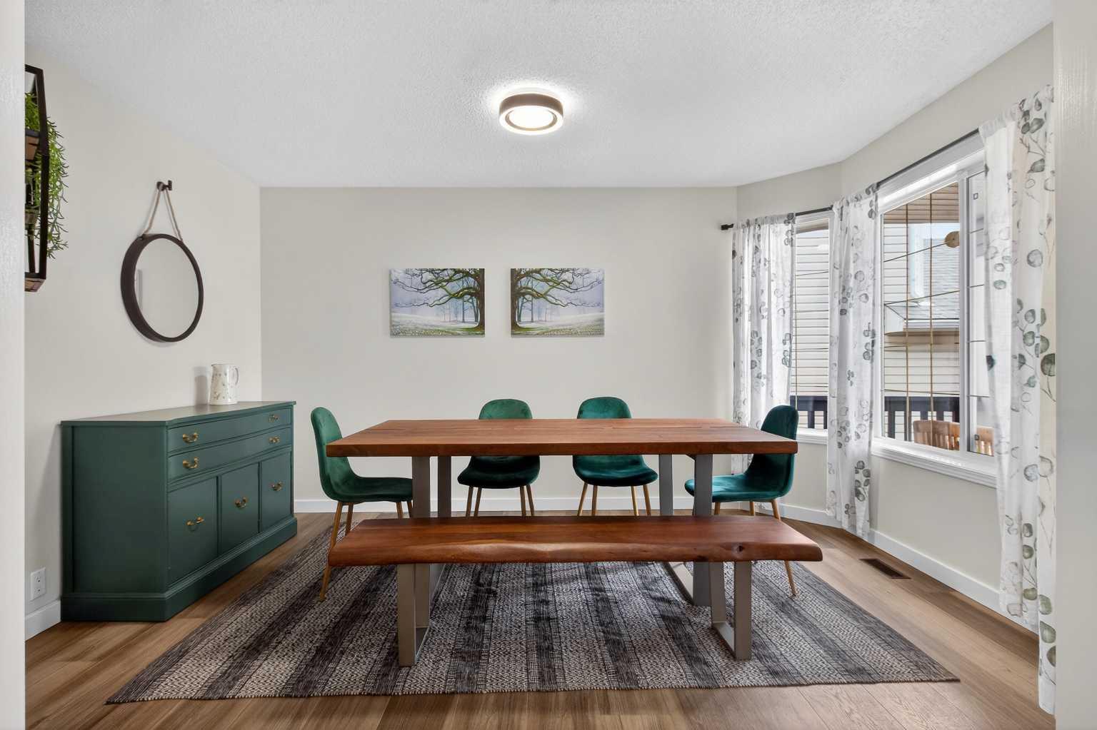 238 Mt Douglas Court SE