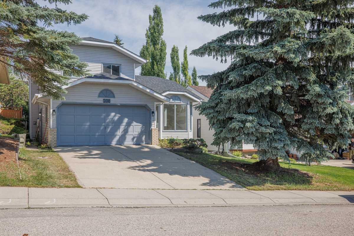 208 Macewan Valley Road NW