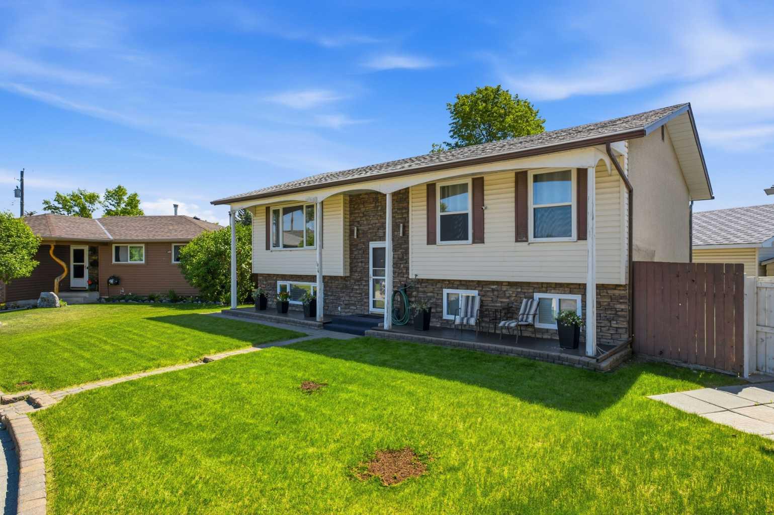 1016 Pensdale Crescent SE