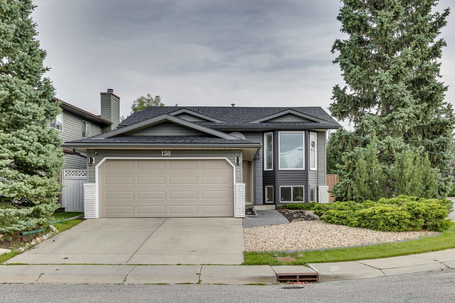 158 Riverglen Close SE