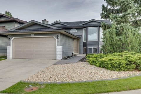 158 Riverglen Close SE Calgary AB T2C 3W3