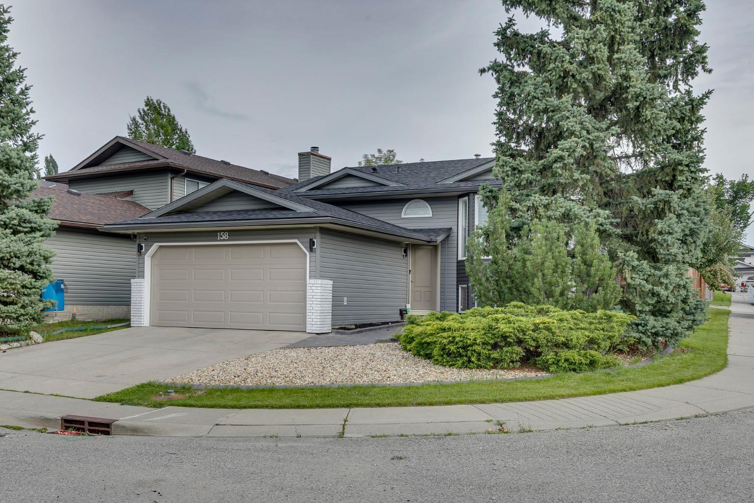 158 Riverglen Close SE