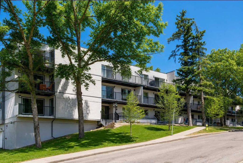 Photo of 355 5 Avenue NE #101, Calgary, AB T2E 0K9 (MLS # A2314745)