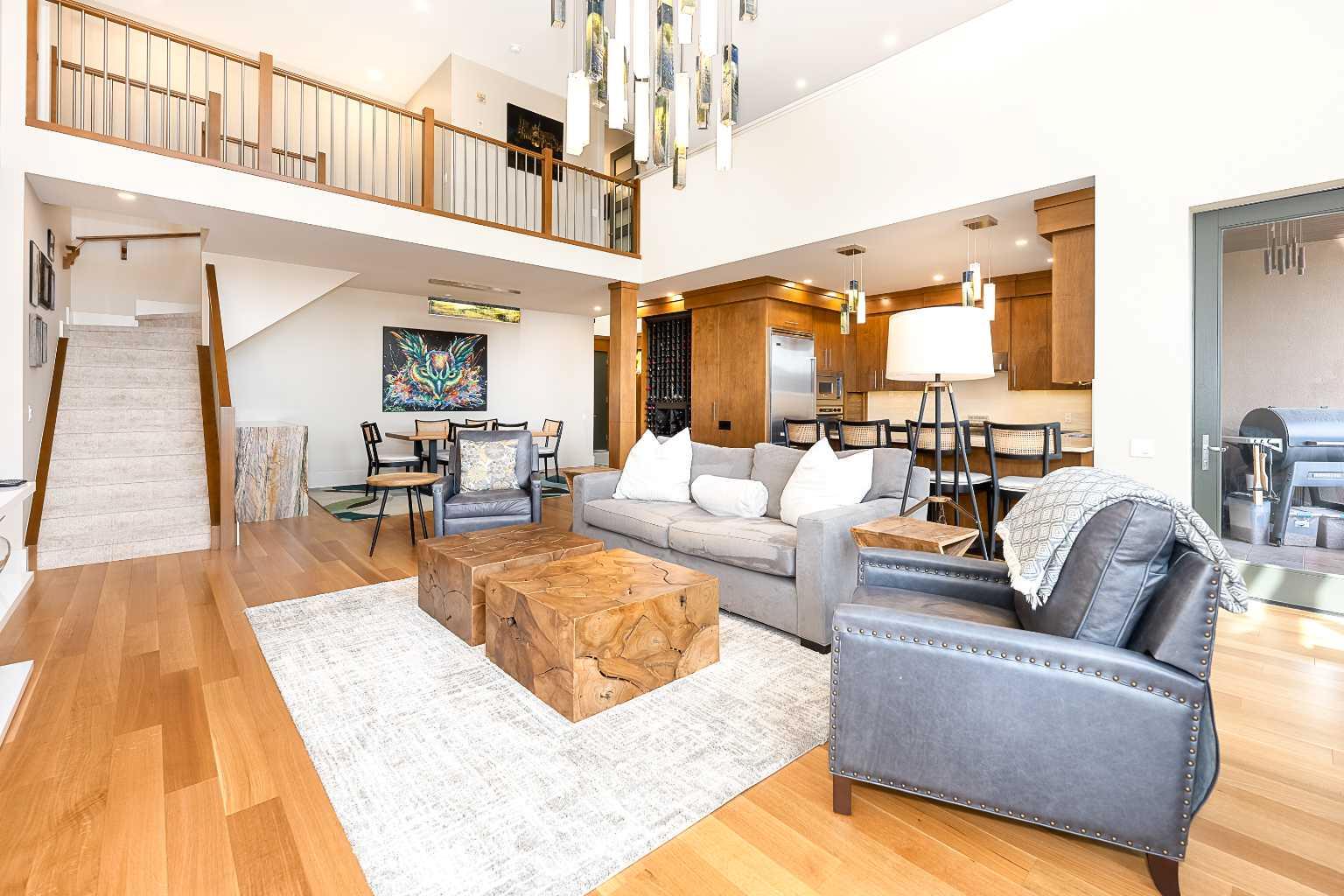 1407 Kensington Close NW 303