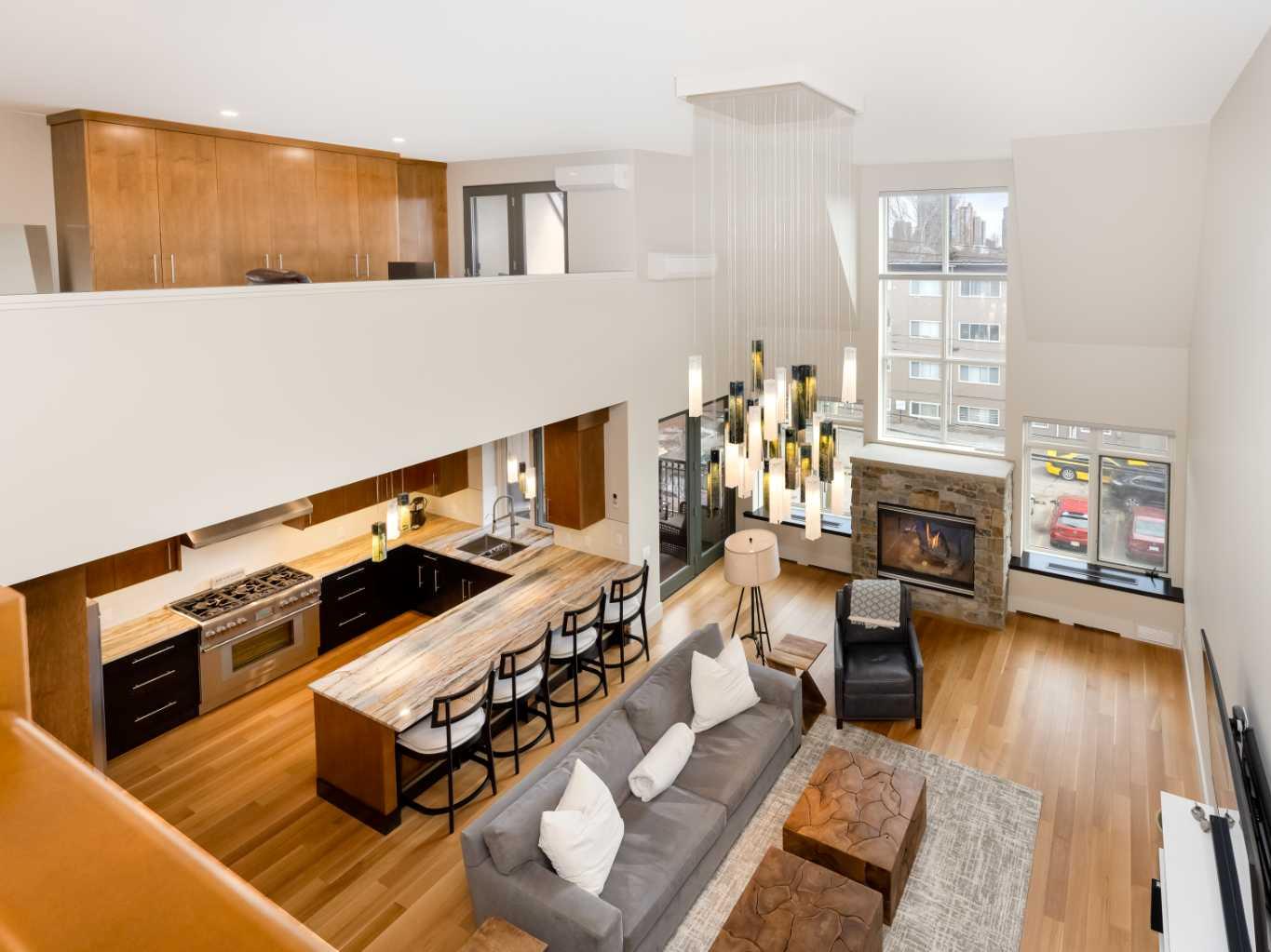 1407 Kensington Close NW 303