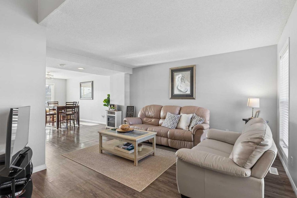 Photo of 140 Prestwick Villas SE, Calgary, AB T2Z 4S3 (MLS # A2353839)