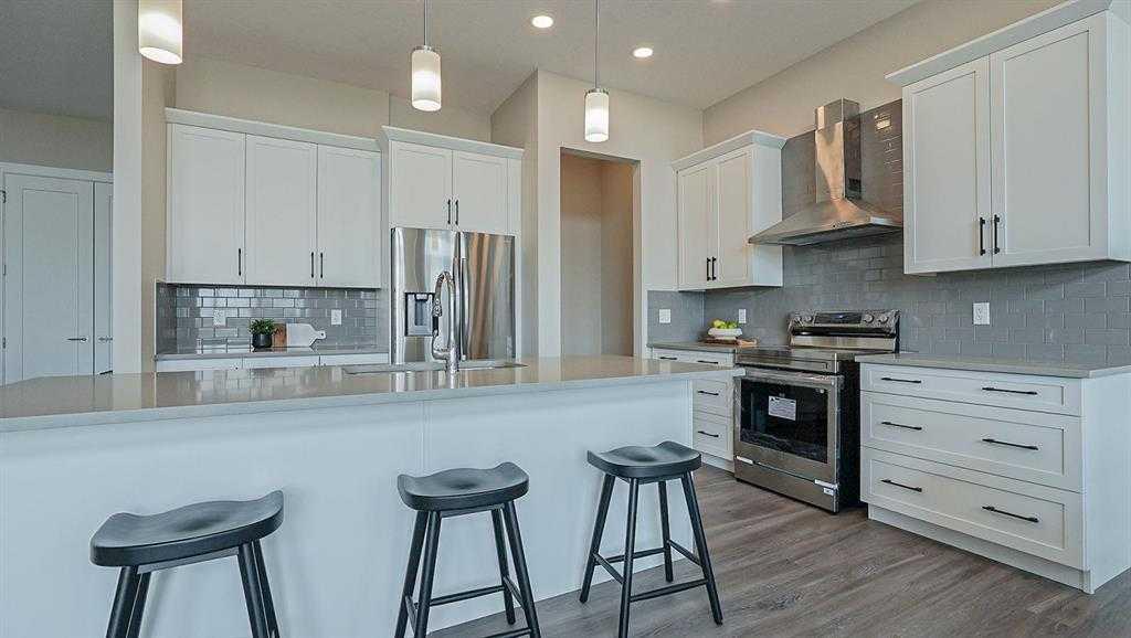 803 Hampshire Bay NE