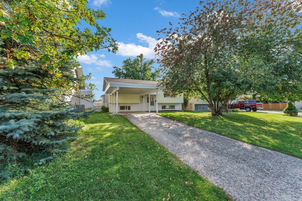 Photo of 253 11 Street NE, Medicine Hat, AB T1A 6A8 (MLS # A2347109)