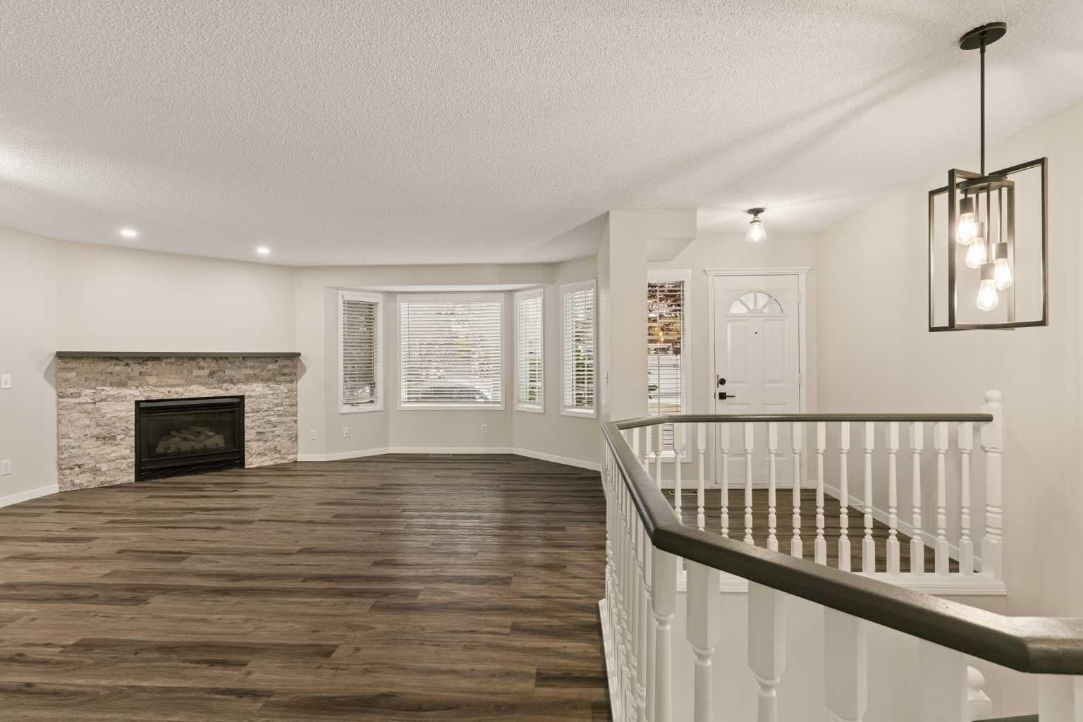 36 Richelieu Court SW