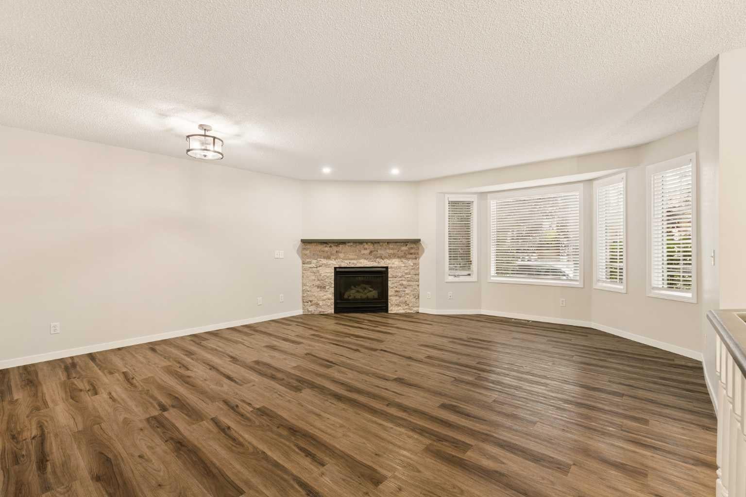 36 Richelieu Court SW