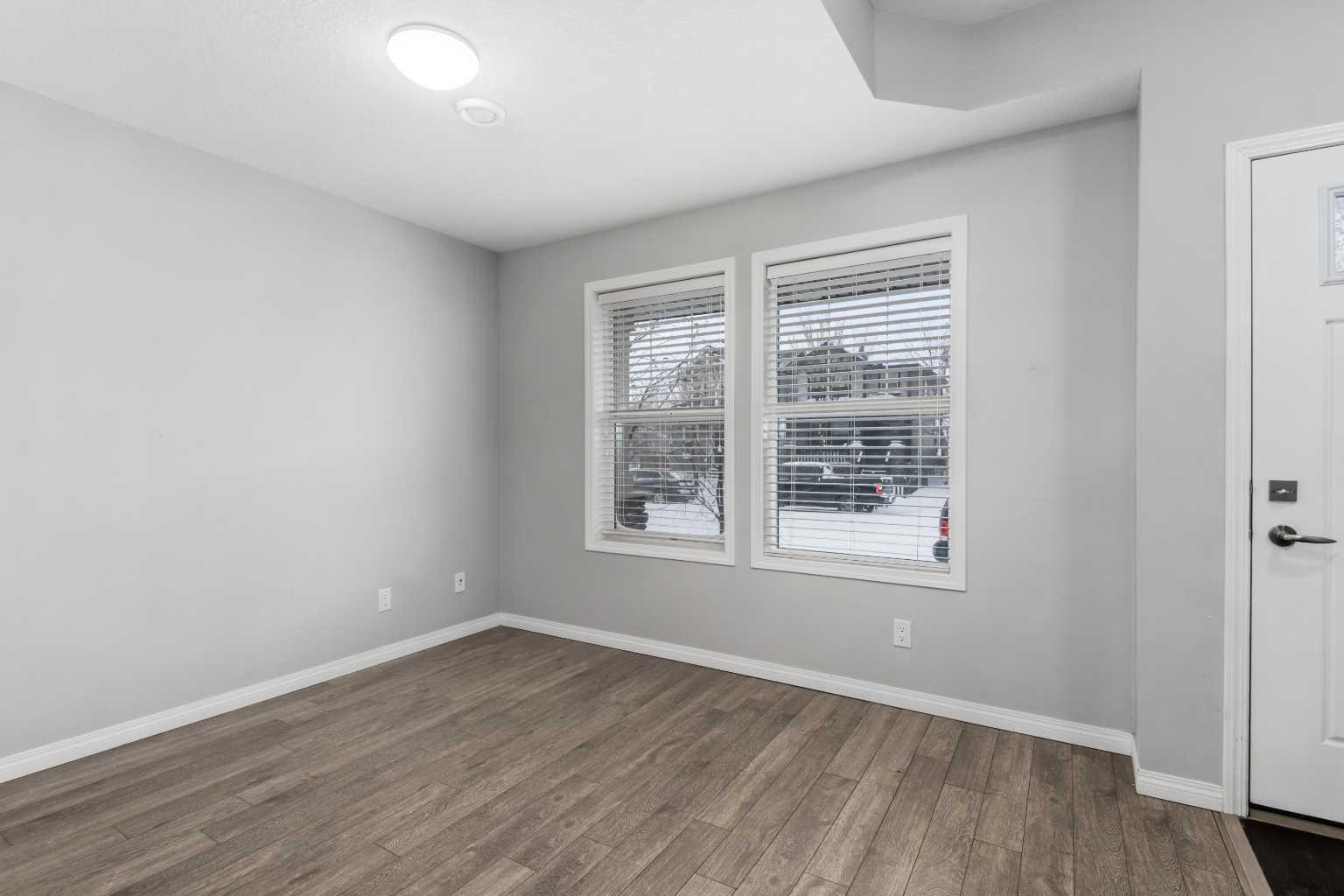 280 Williamstown Close NW 506