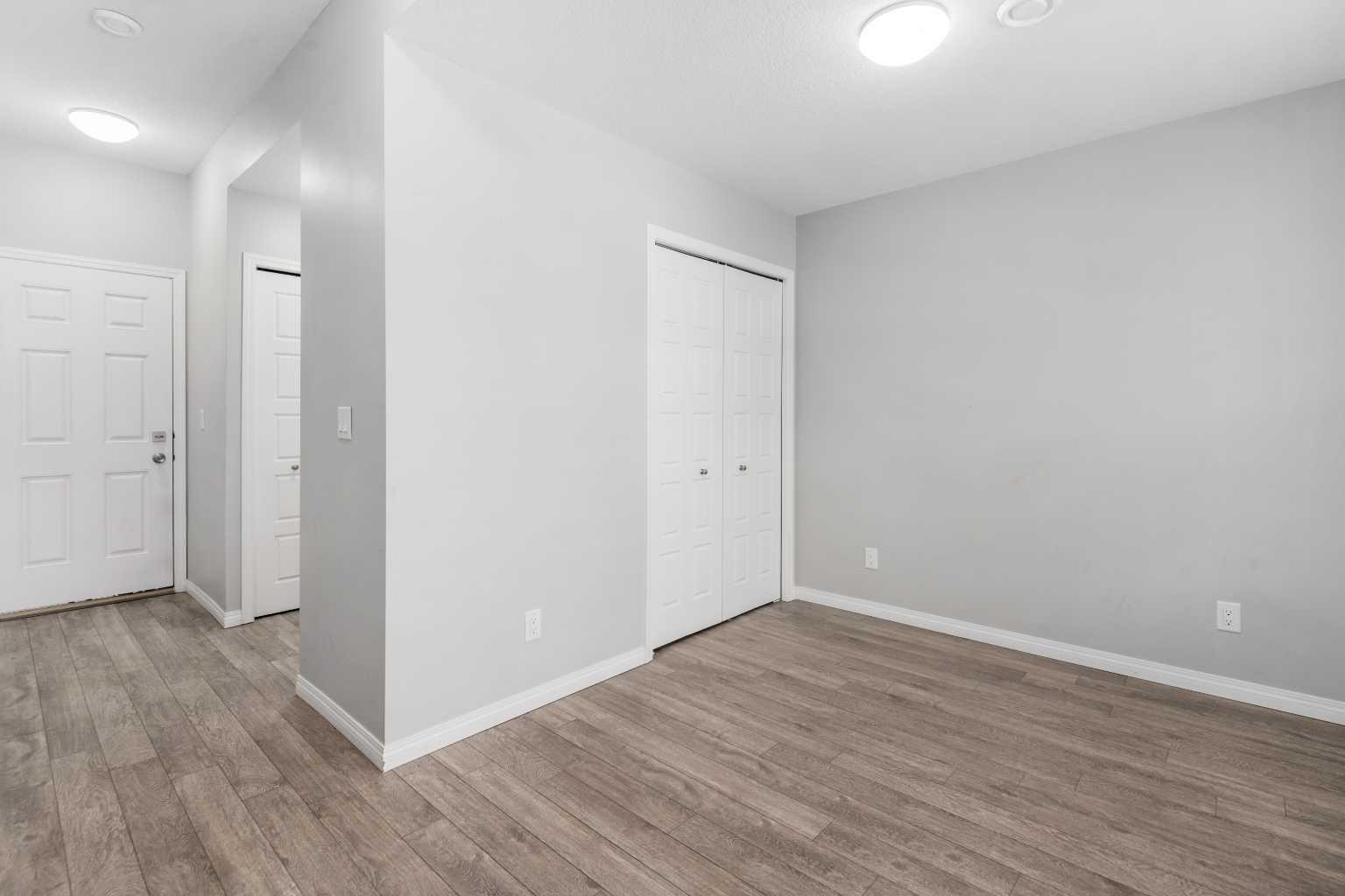 280 Williamstown Close NW 506