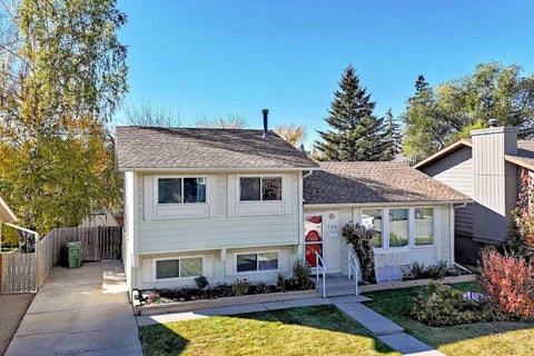 Photo of 143 Deer Ridge Way SE, Calgary, AB T2J 5Y7 (MLS # A2350549)