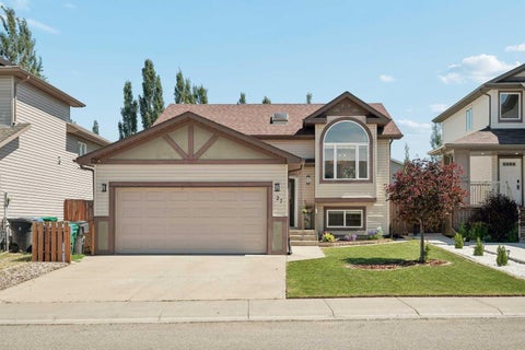 Photo of 27 Firelight Way W, Lethbridge, AB T1J 4W1 (MLS # A2326918)