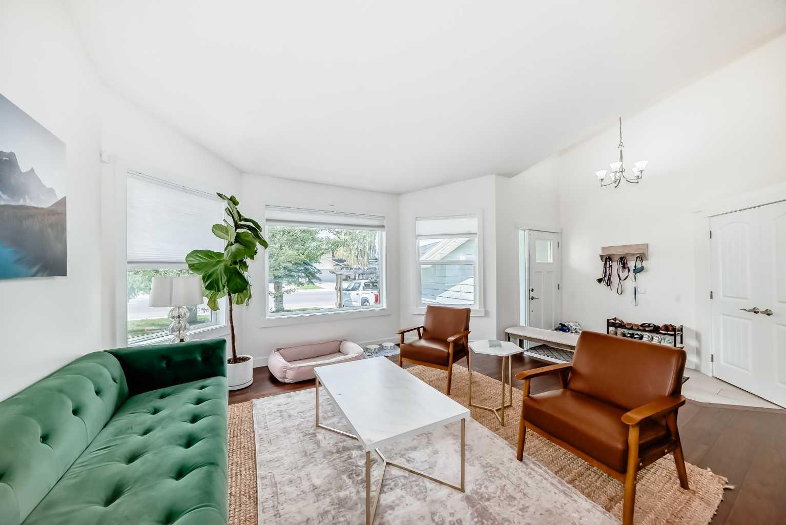 60 Sunlake Road SE