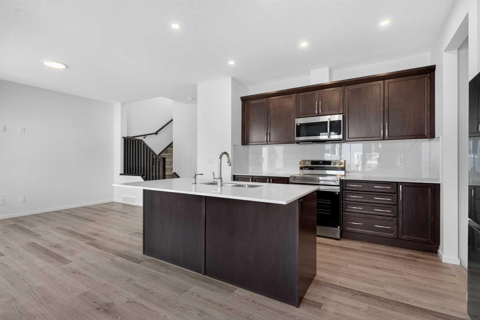 110 Yorkstone Villas SW