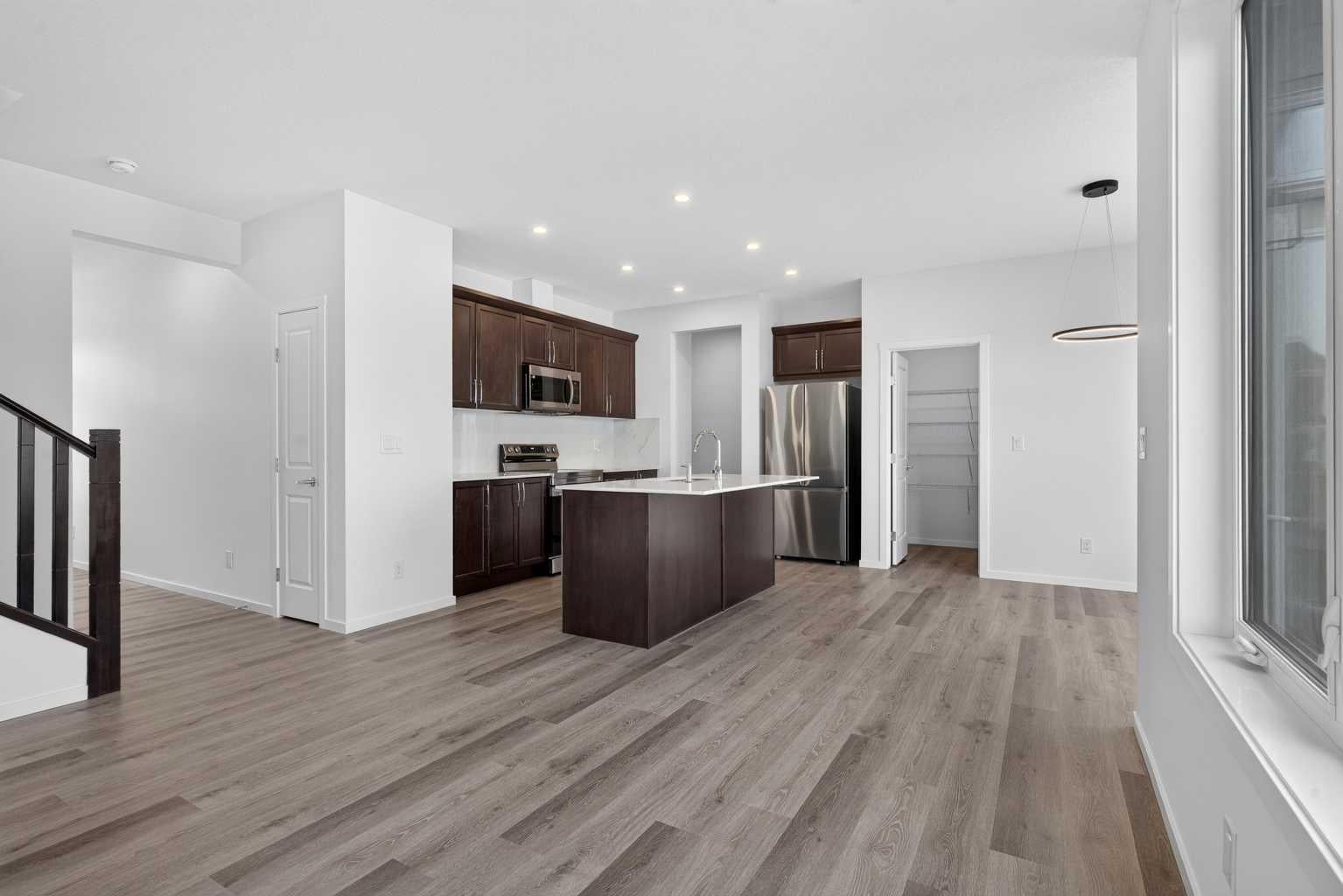 110 Yorkstone Villas SW