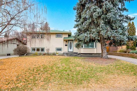 Photo of 6407 Lombardy Crescent SW, Calgary, AB T3E 5R3 (MLS # A2269733)
