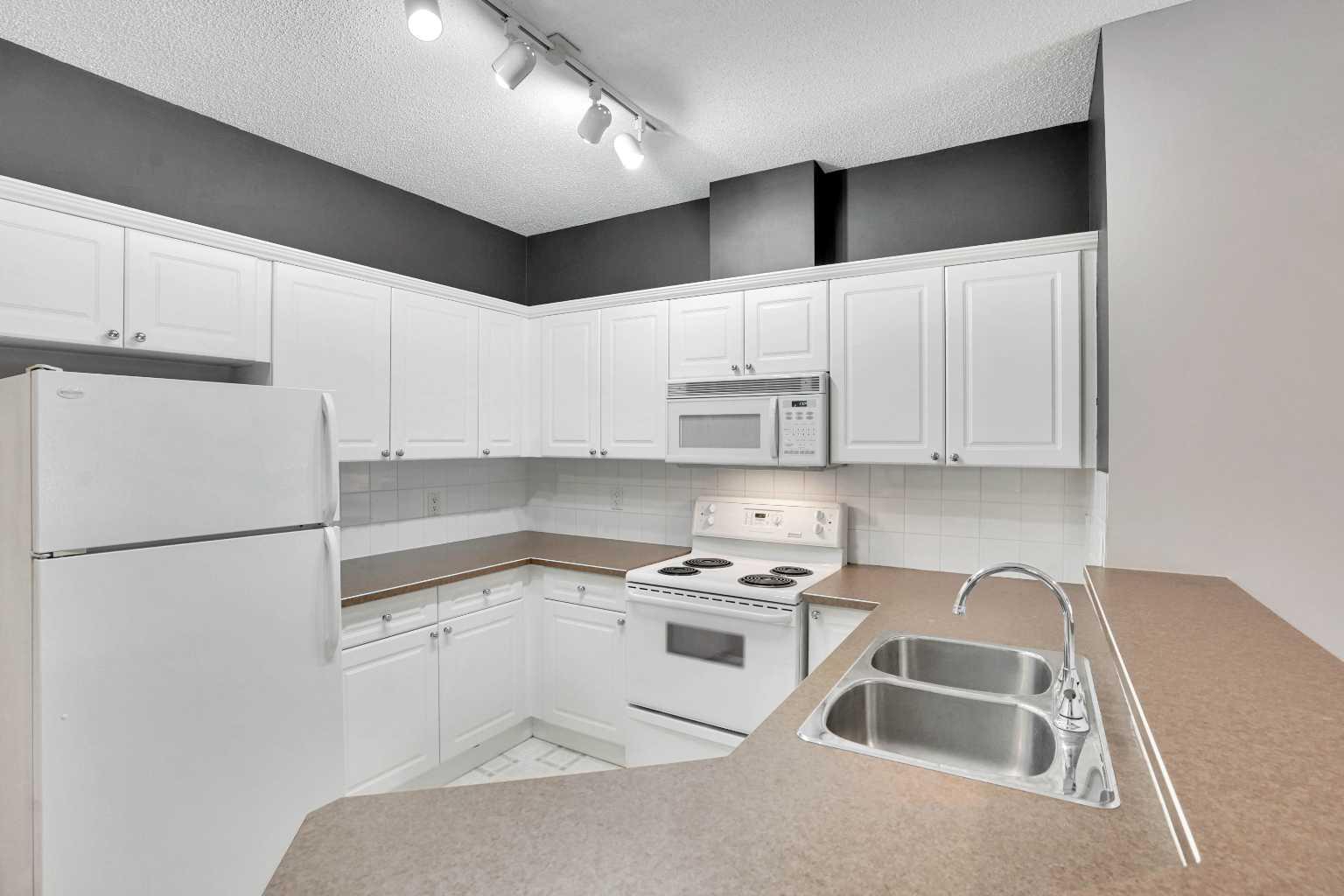 126 14 Avenue SW 204