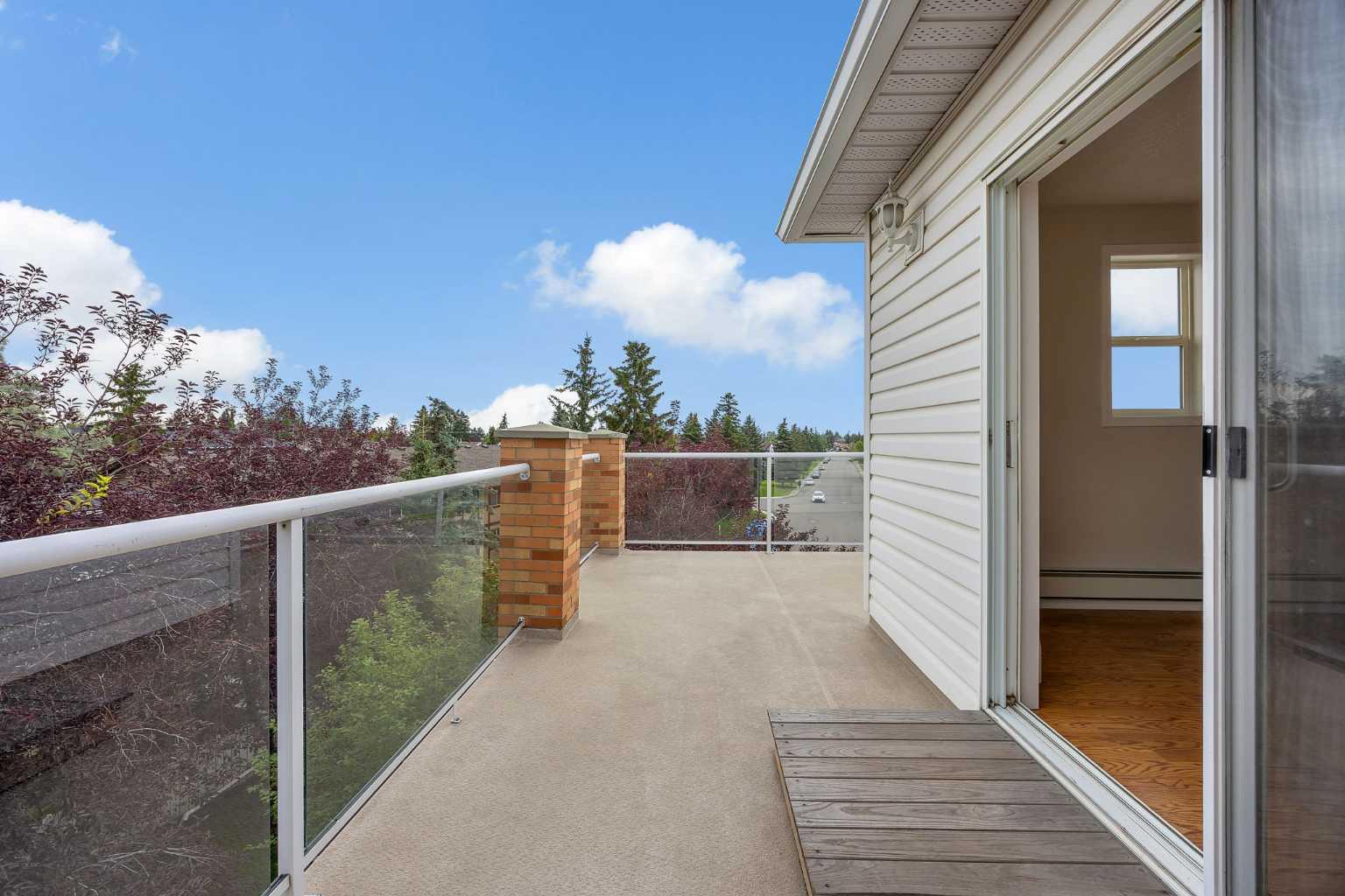 165 Manora Place NE 306