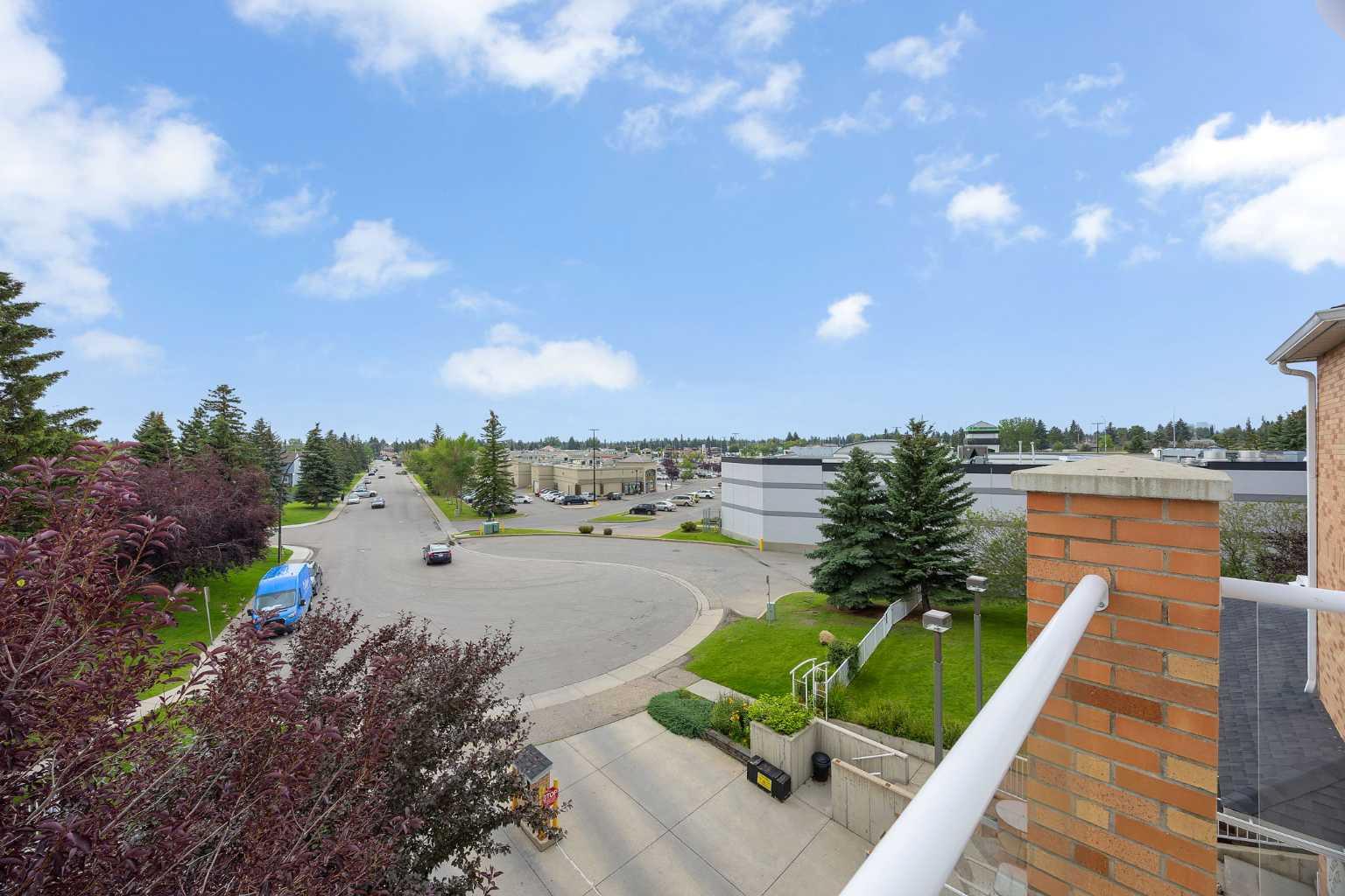 165 Manora Place NE 306