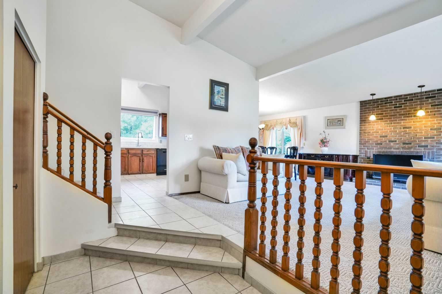 344 Templeside Circle NE