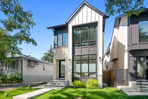 2126B 52 Avenue SW Calgary AB T3E 1K3