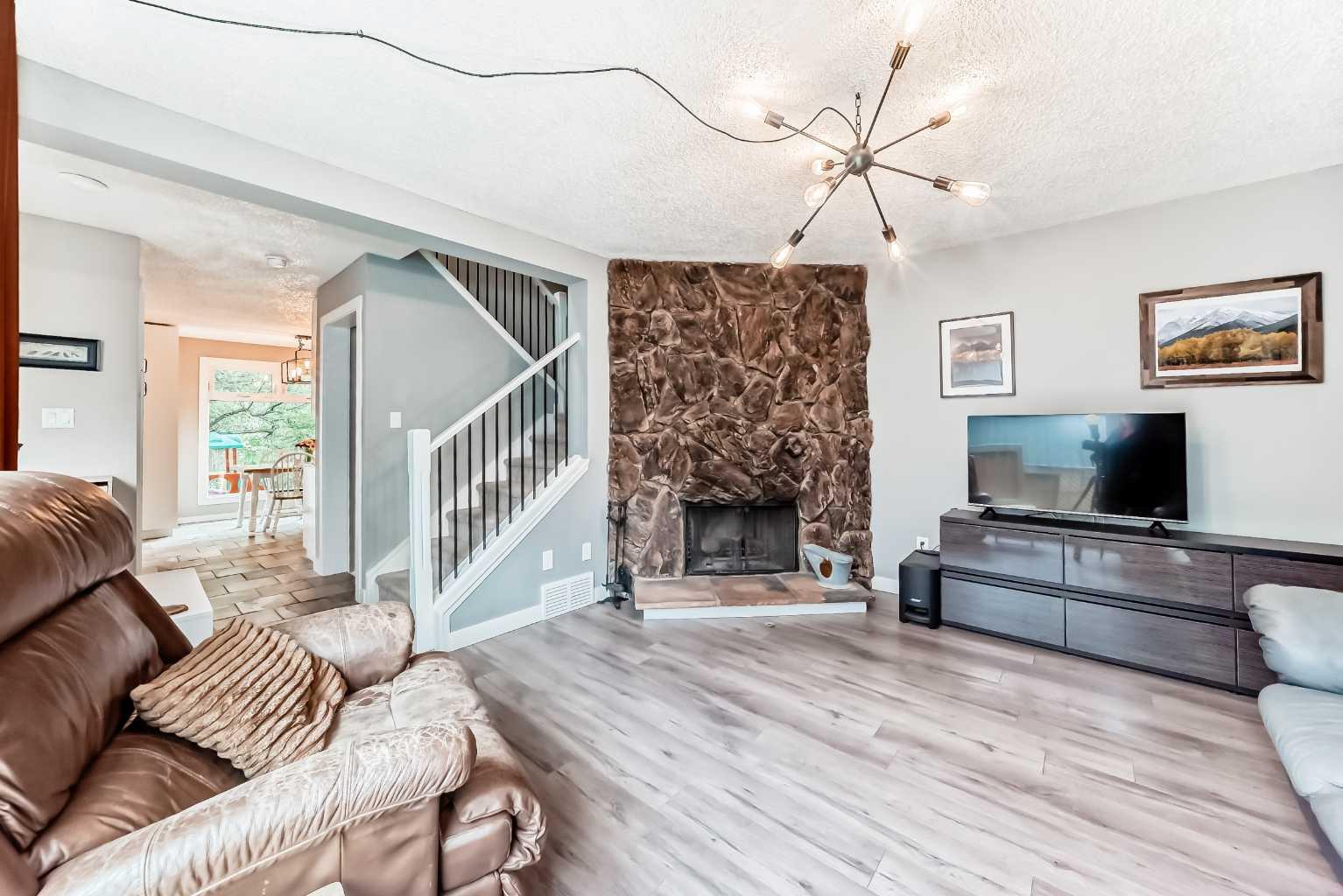 6739 Coach Hill Road SW